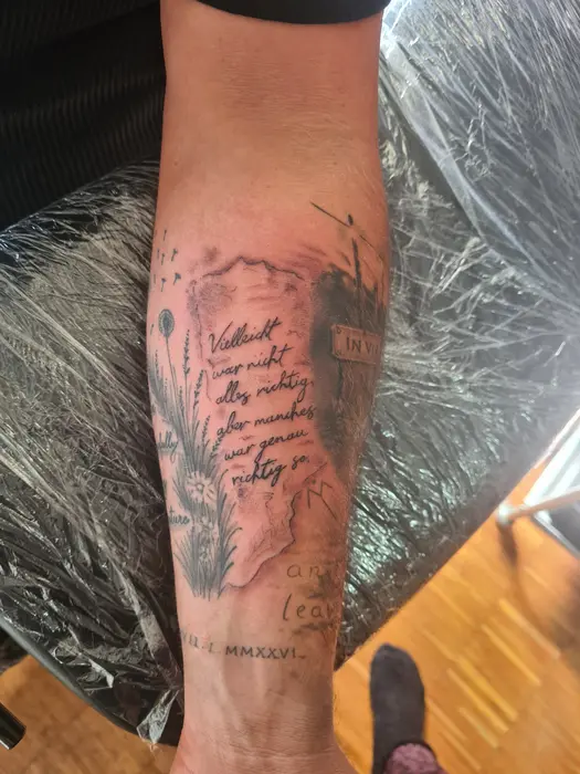 Schrift-Collage – Tattoo von Jula