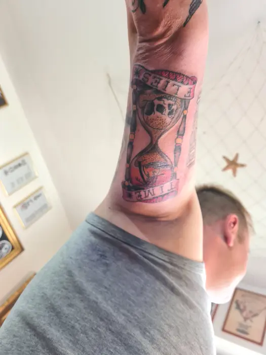 Sanduhr – Tattoo von Tommy